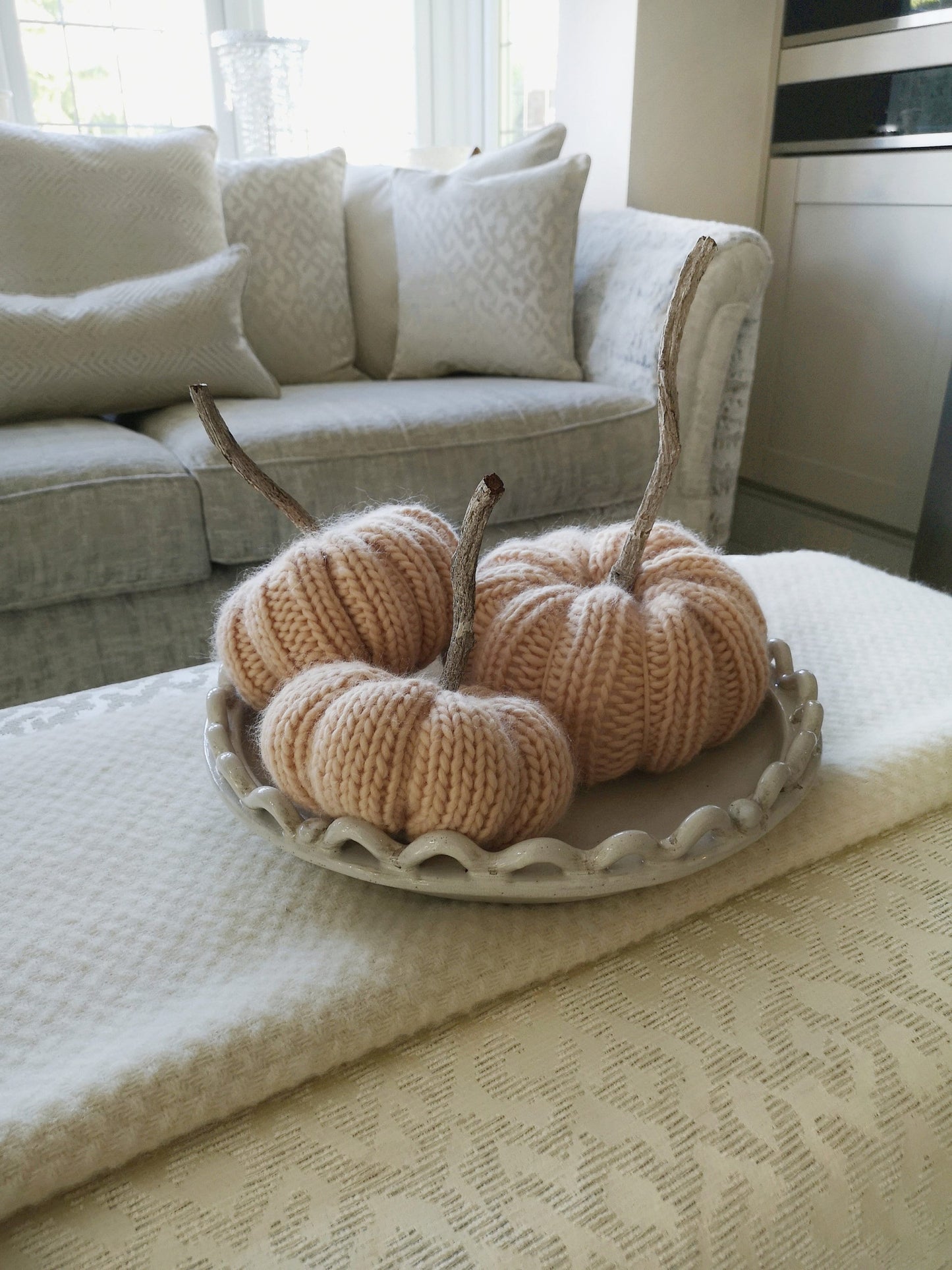 Knitted pumpkins blush small/medium/large