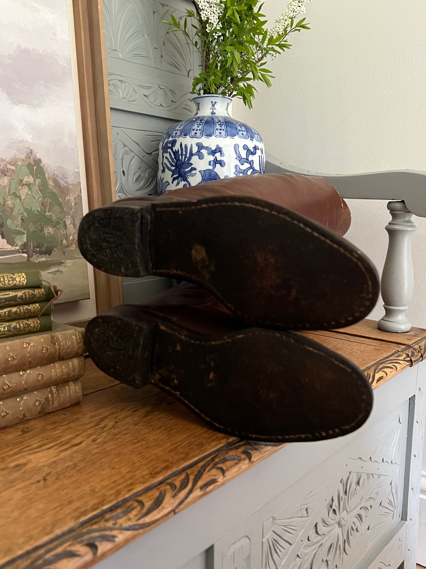 Riding boots with wooden lasts