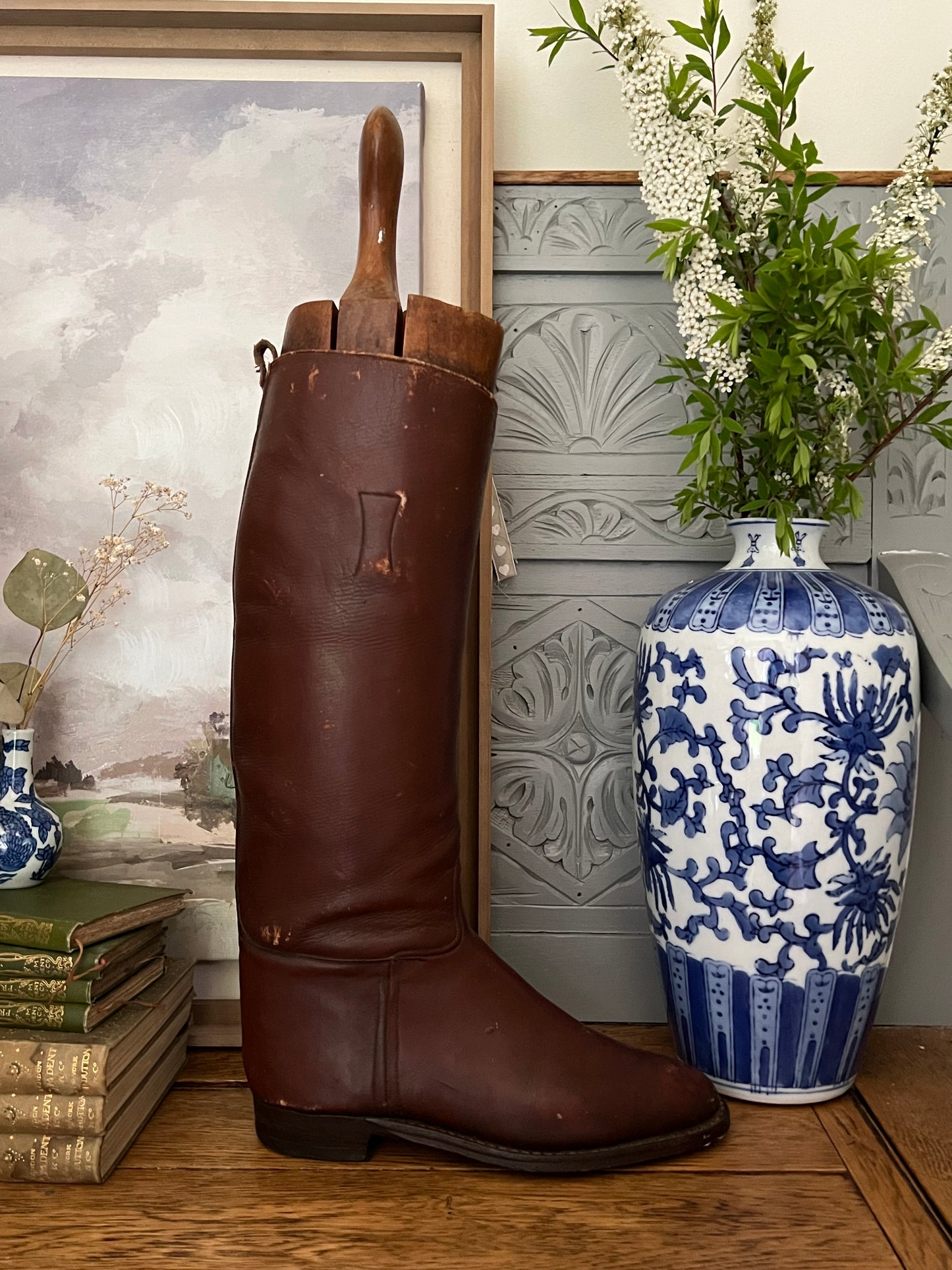 Riding boots with wooden lasts