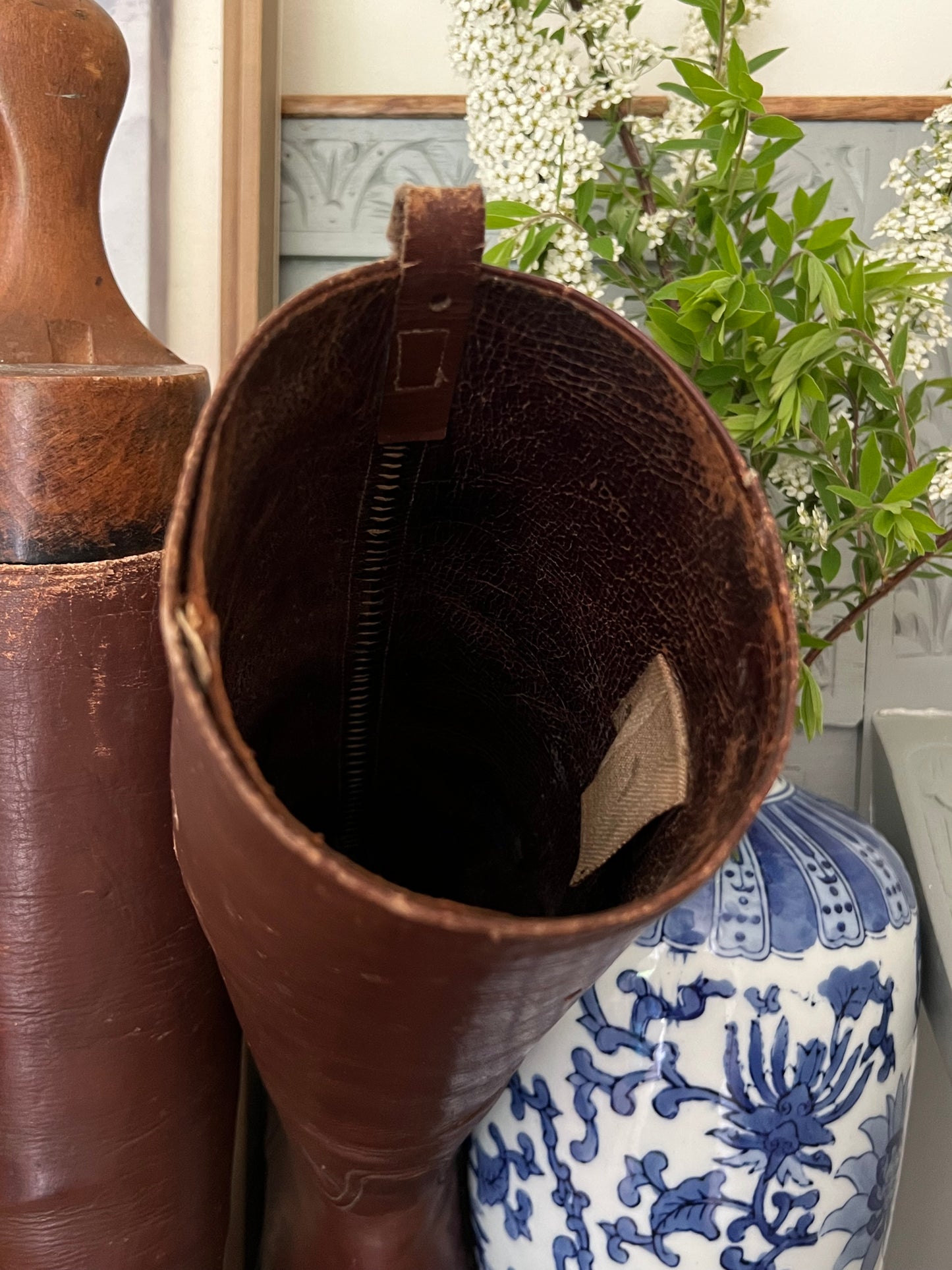 Riding boots with wooden lasts