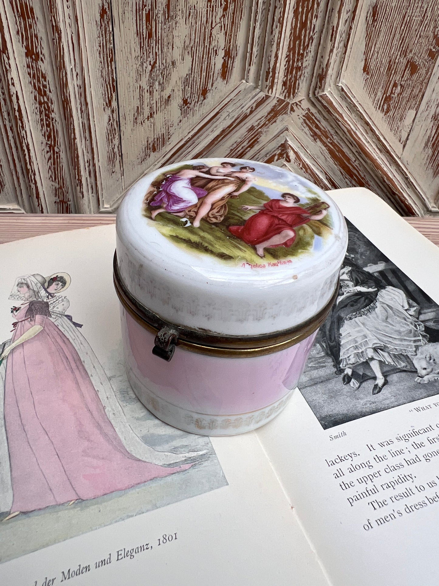 Porcelain trinket box Angelica Kauffman