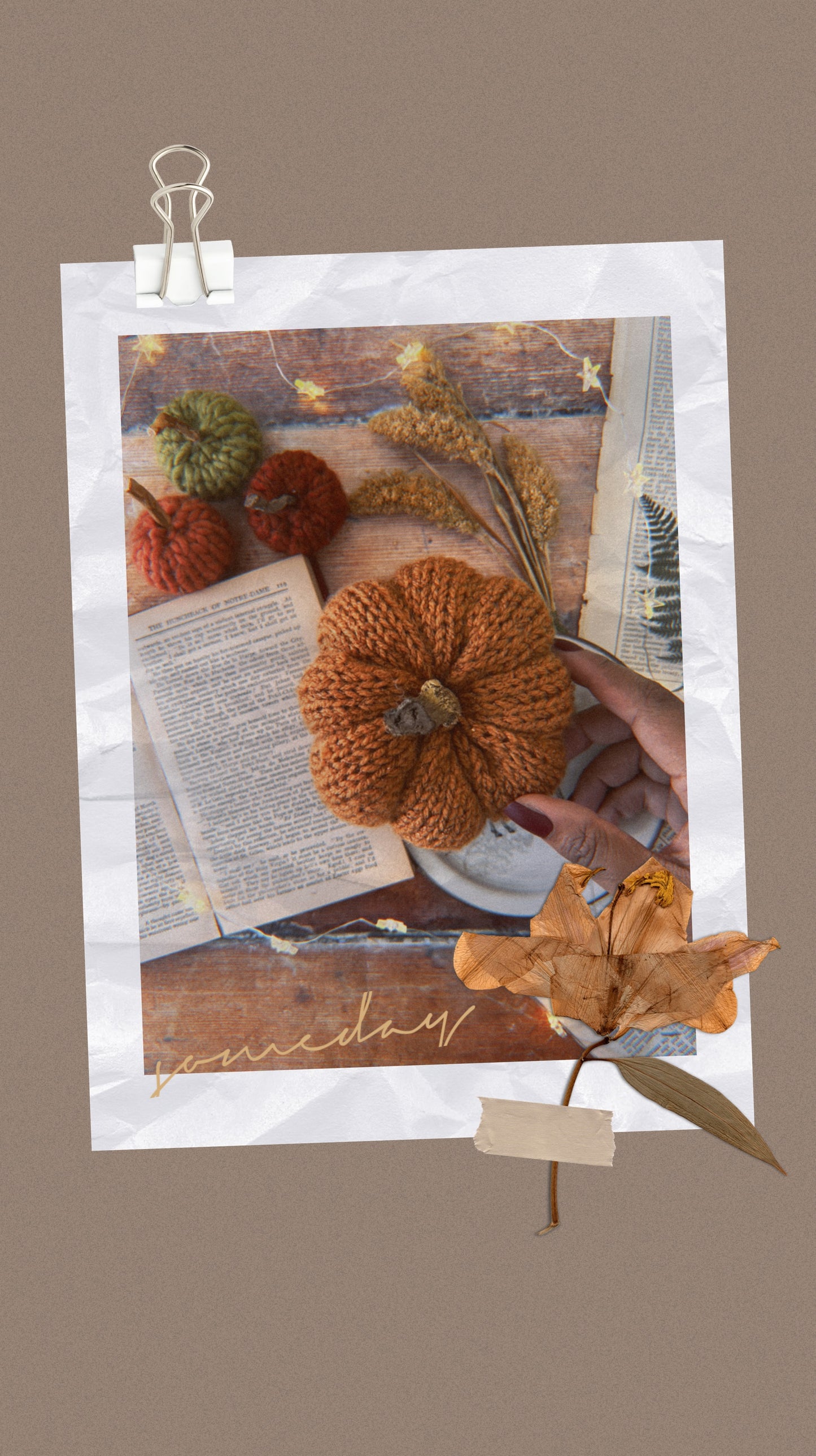 Tiny knitted pumpkin glitter orange with gold stalk