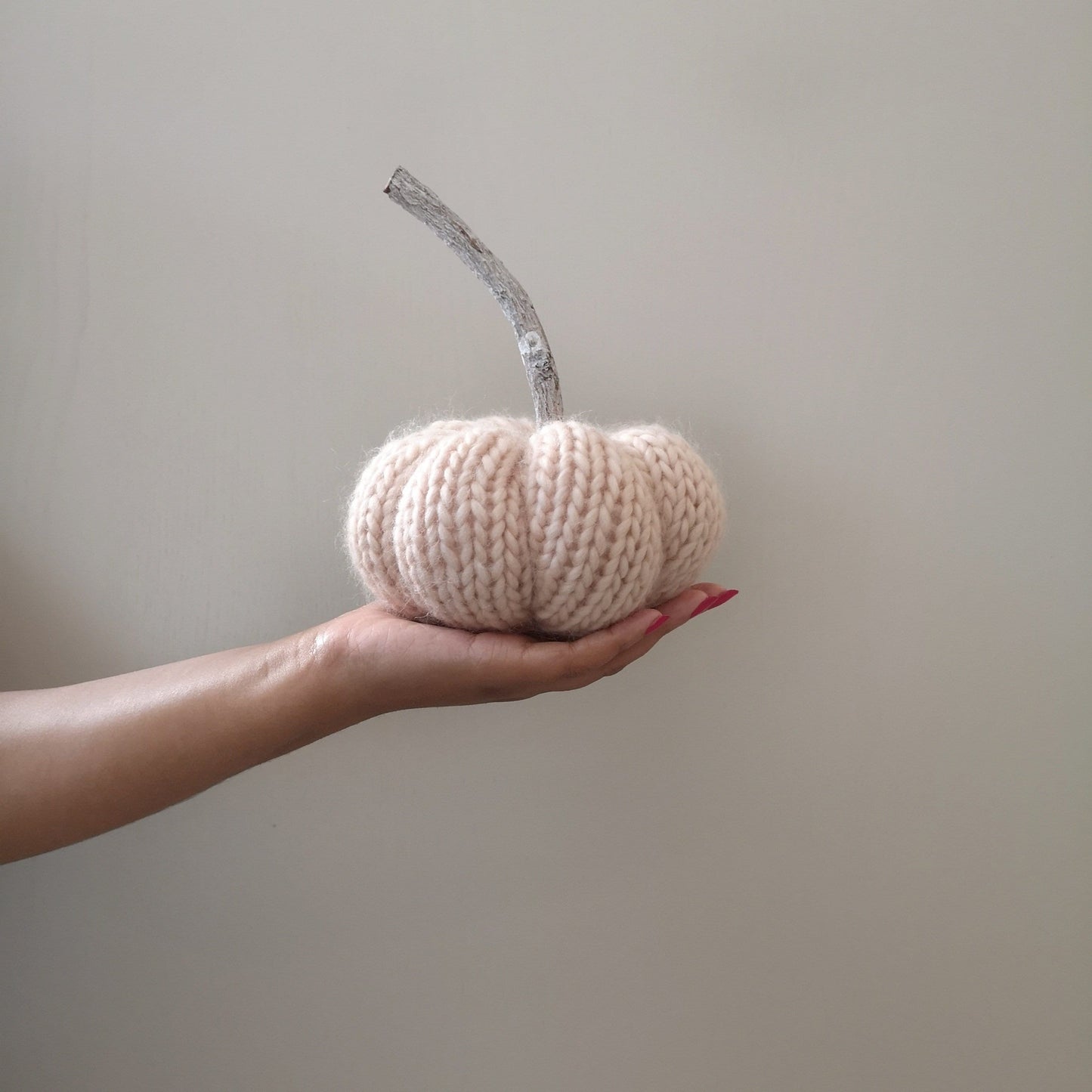 Knitted pumpkins blush small/medium/large