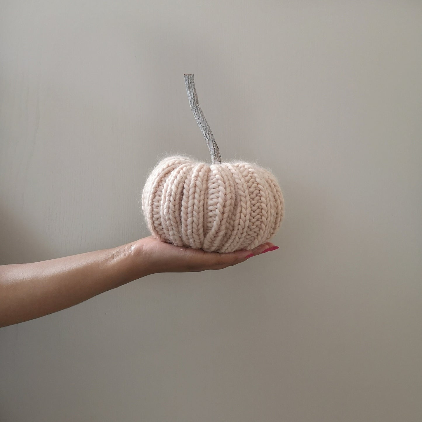 Knitted pumpkins blush small/medium/large